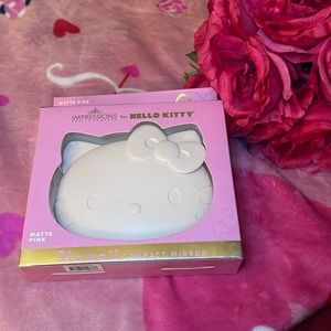 Hello Kitty Compact Mirror in
Matte Pink NIB